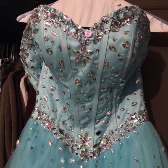 Quinceniera dress - Picture 3 of 4